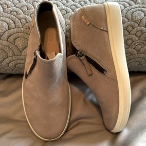 Ecco Zip up Sneakers